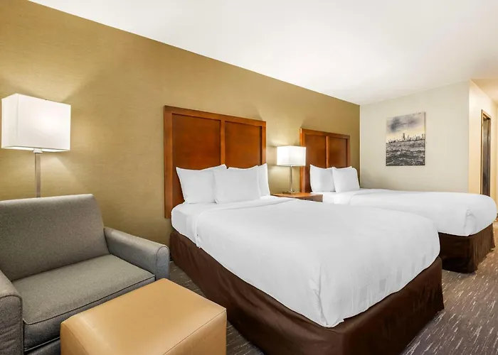 Western Chicago - 3*