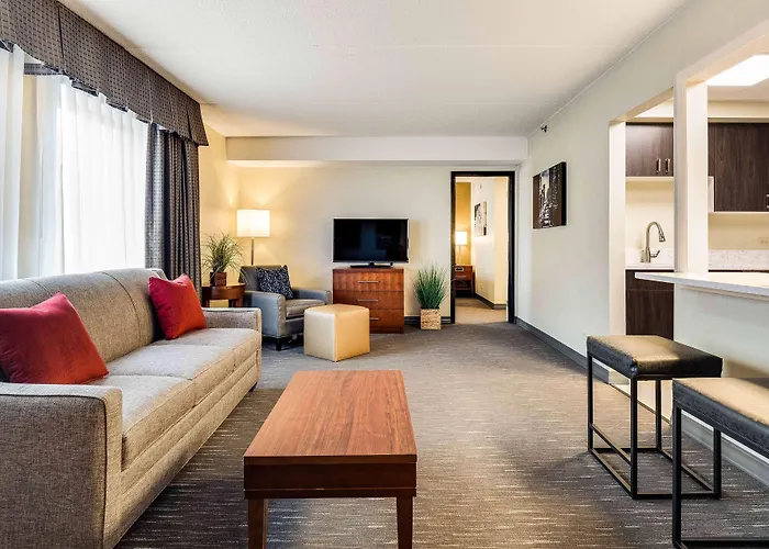 Western Chicago - 3*