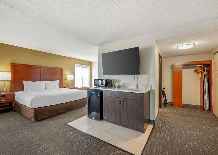 Western Chicago - Hotel 3*