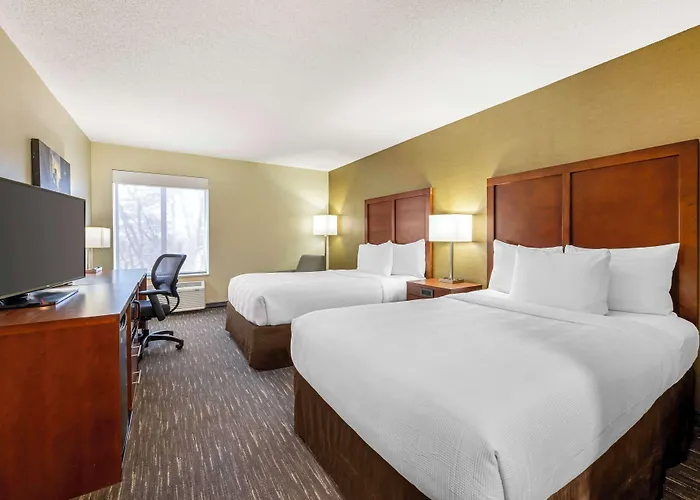 Western Chicago - Hotel 3*
